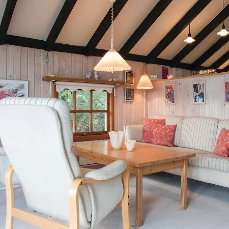 Three-bedroom Holiday In Ringkøbing