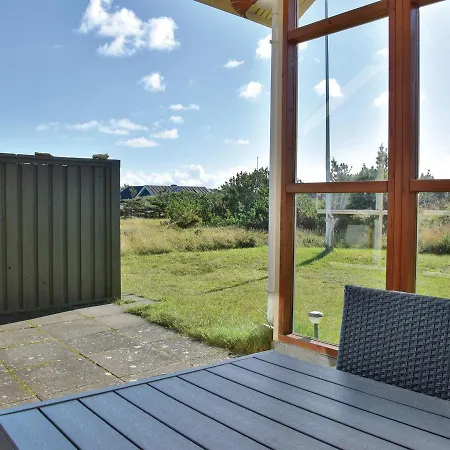 Three-bedroom Holiday In Ringkøbing